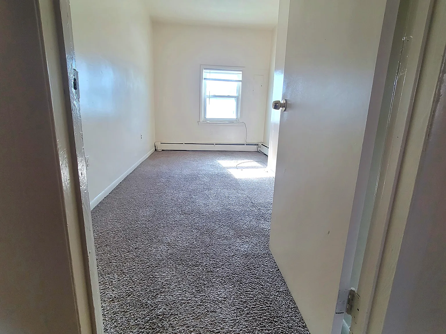 3 bed, 1000 sqft, $1,600 — Photo 4