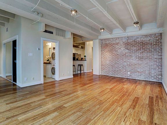 2nd image of 3600 Montrose Blvd Unit 906