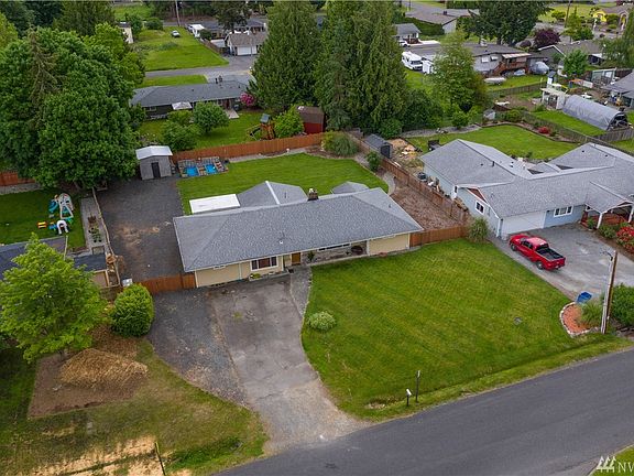 3rd image of 2221 110th Ave E