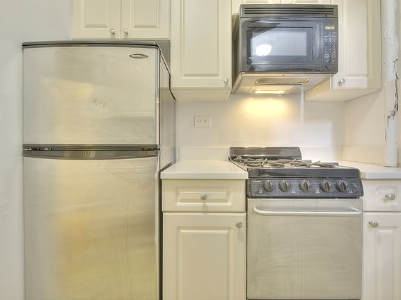 4th image of 340 E 62nd St APT 19