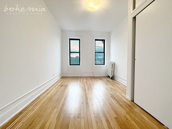 3rd image of 106 Convent Ave APT 21A