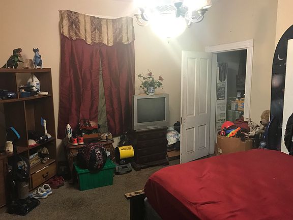 2nd image of 918 Decatur St