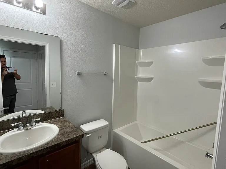 1402 Kissimmee Ct — Photo 5