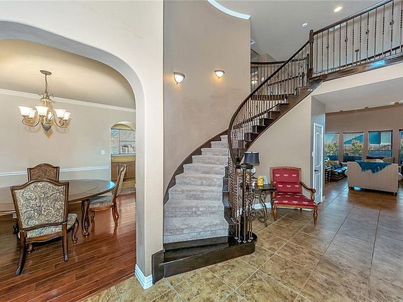 4th image of 228 Longford Ct