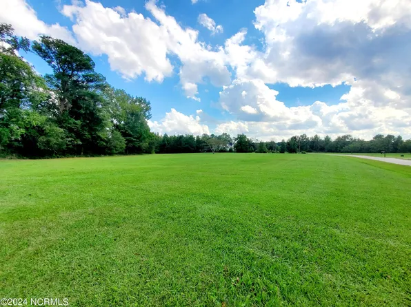 48 Lee Street, Bladenboro, NC 28320