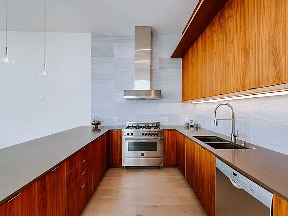 3rd image of 12770 Caswell Ave #403