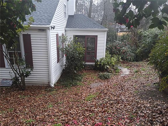 4th image of 515 Spring Valley Rd NW