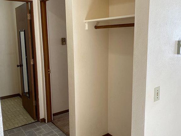 4th image of 1422 Gardenette Dr #3
