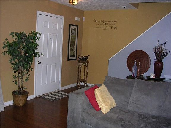 3rd image of 5542 Strathmoor Manor Cir #5542