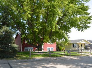 317 Wood Ave, Hemingford, NE 69348