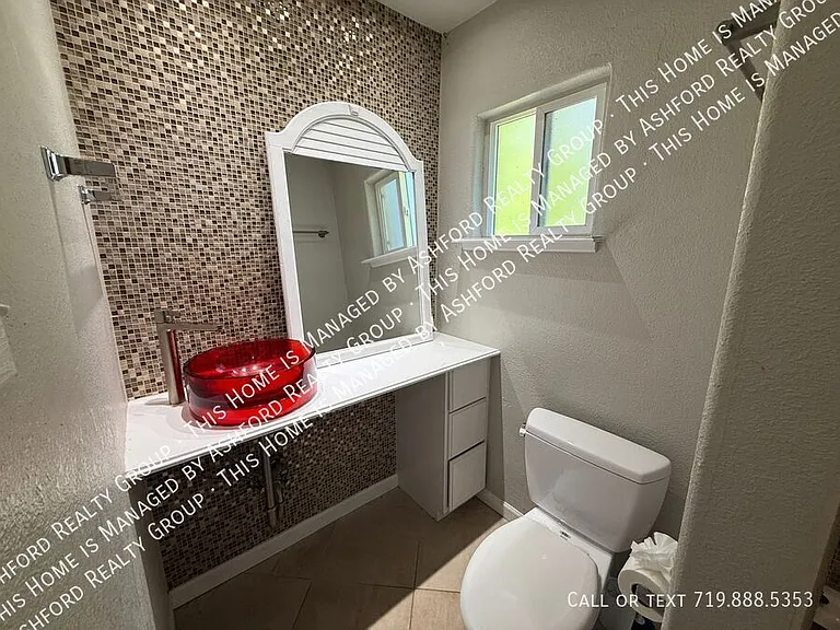1220 E San Rafael St — Photo 16