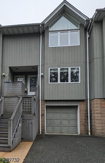 1st image of 158 Marion Dr