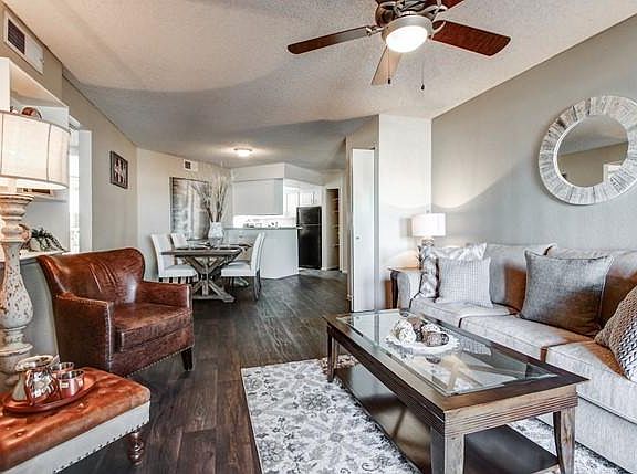 2x2 Living room