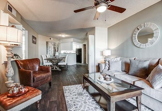 2x2 Living room