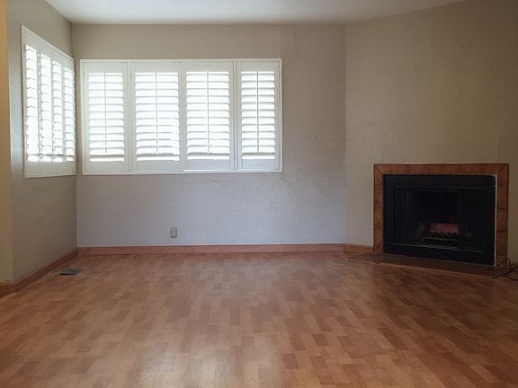 4th image of 10937 Julius St #B