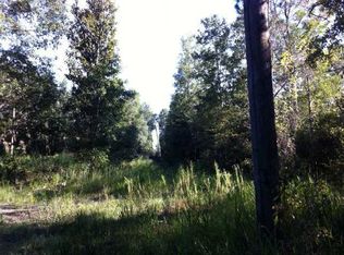 J B Ln, Holt, FL 32564