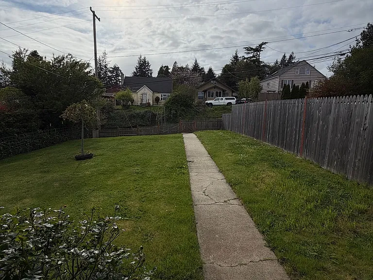 922 S 10th St — Photo 4