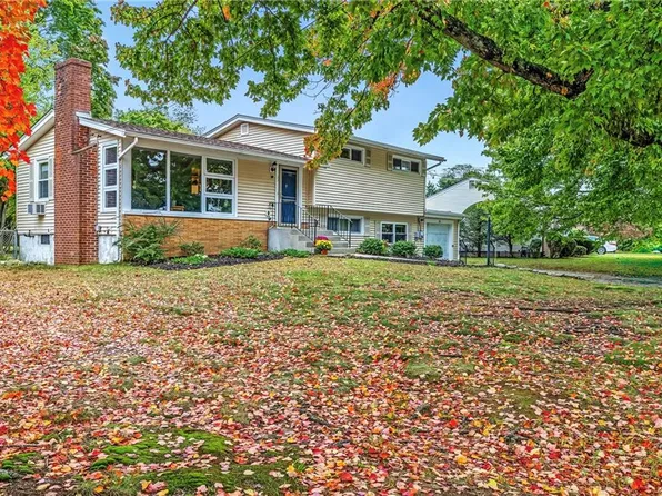 50 Fairfax Dr, Warwick, RI 02888