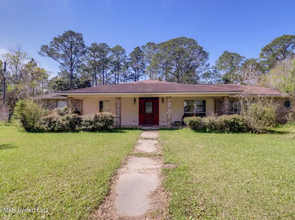 9109 Betsy Ross St, Moss Point, MS 39562