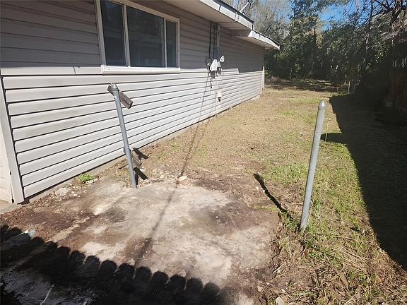 2nd image of 748 Pine Tree St