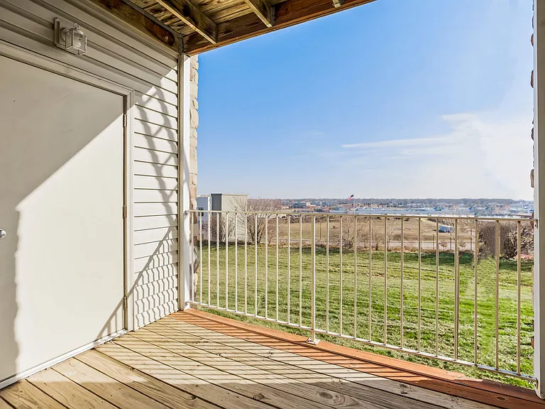 Three Bedroom - 3 Bed / 2 Bath - 1,326 Sq.Ft.