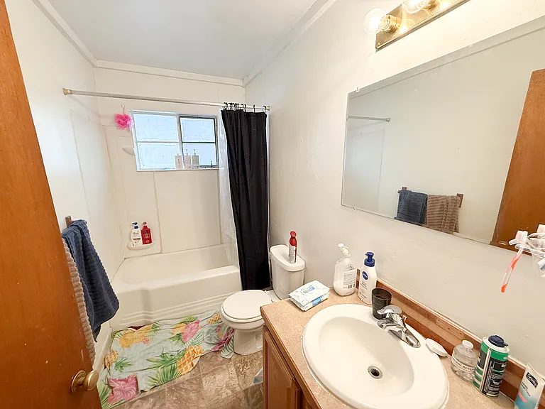 115 E Plum St — Photo 12