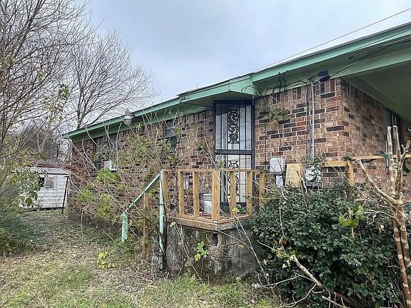 3rd image of 96 Vaal Ave