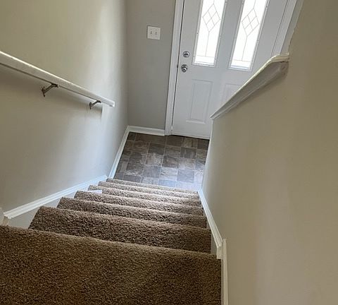5th image of 2391 Warfield Dr