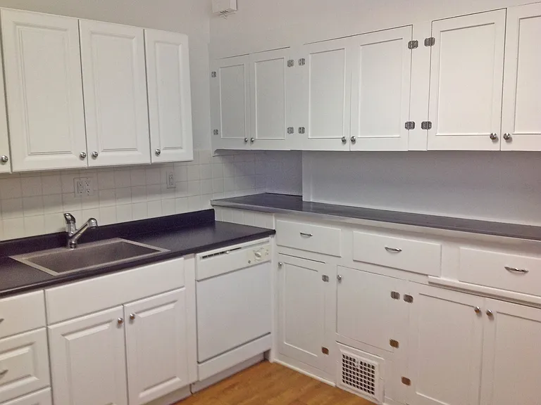 845 S Corona St — Photo 7