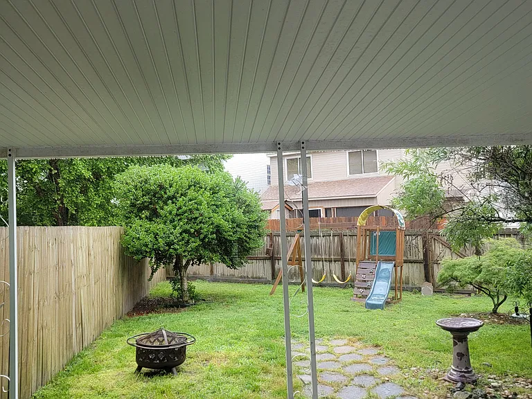 113 Bishops Reach — Photo 25