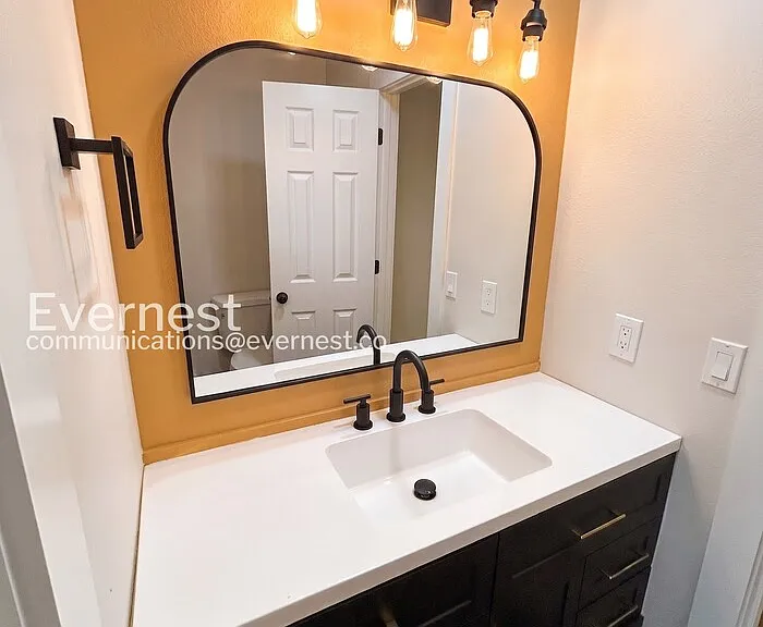 5908 S Manhattan Ave — Photo 11