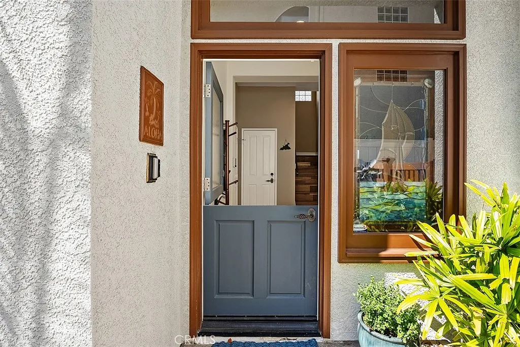 3 bed, 2.5 bath, 2352 sqft, $6,995 — Photo 4