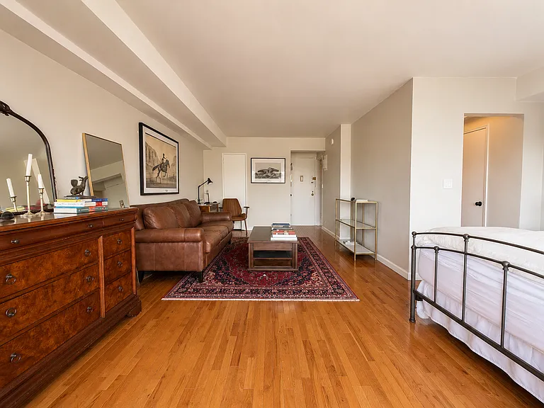 175 W 12th St #17L — Photo 2