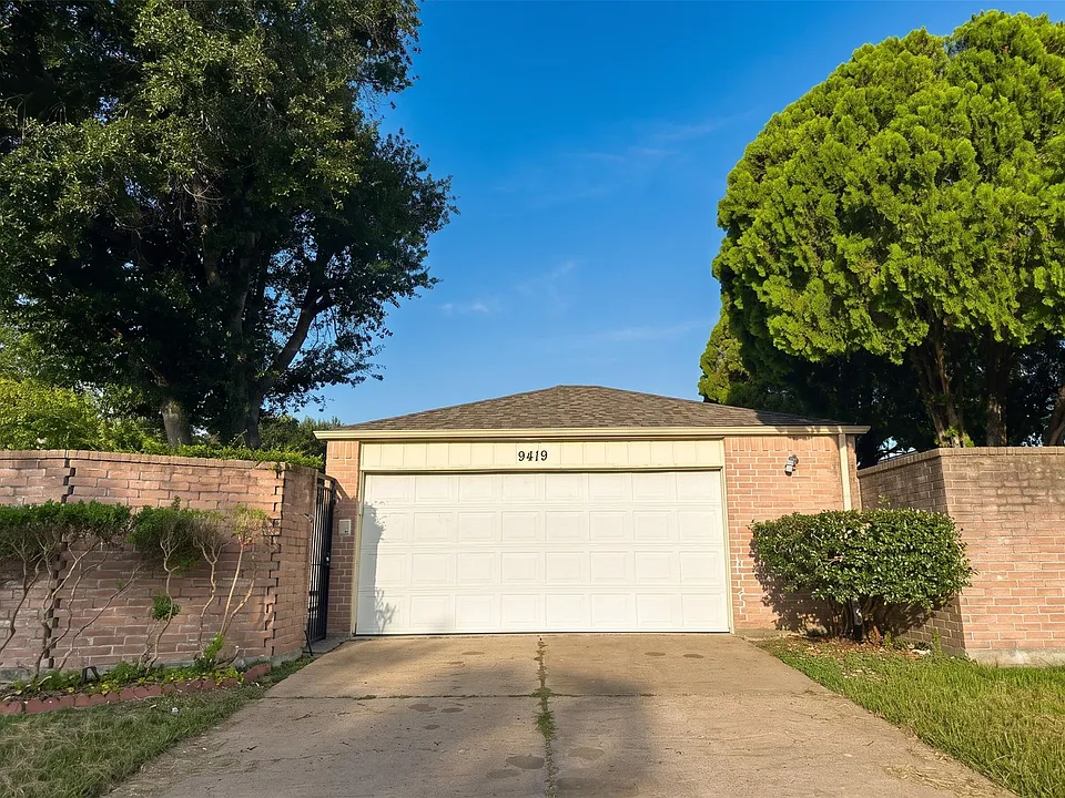 9419 Clipperwood Pl