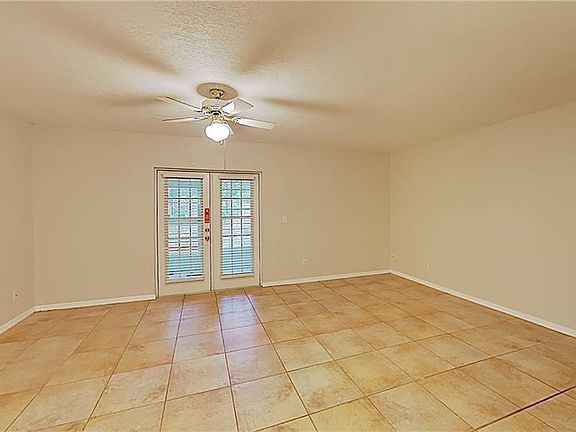 5th image of 2306 SE Isle Royal