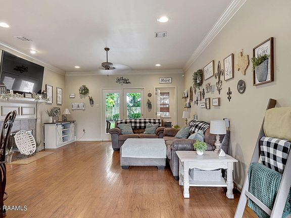 4th image of 118 Cherry Bark Ln