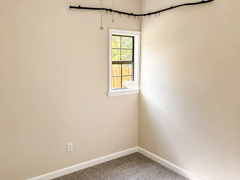 640 Woodbury Rd — Photo 8