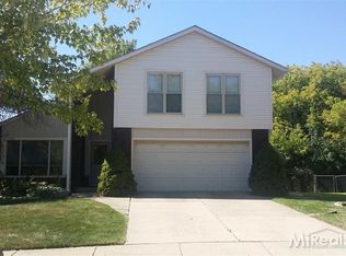 24283 Pinecrest St, Novi, MI 48375