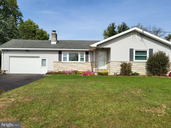 1965 Light Ave, Middletown, PA 17057