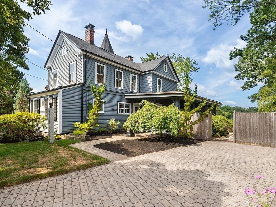 1st image of 8 Leonard Cir