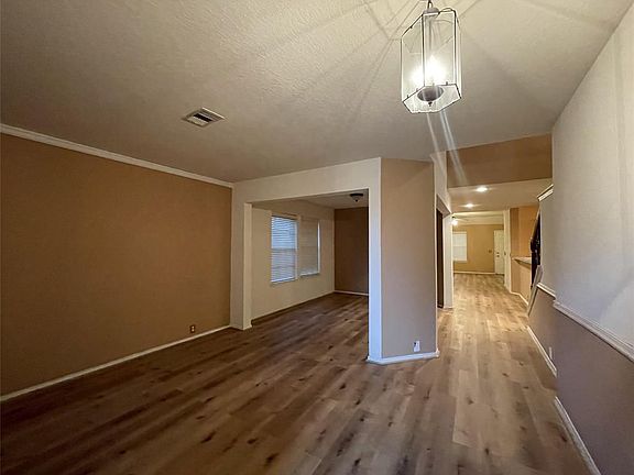 5th image of 14211 Darrah Dr