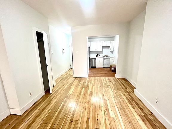 3rd image of 346 W 47th St APT 3B