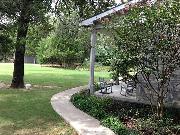 3rd image of 65 Blackbass Ln