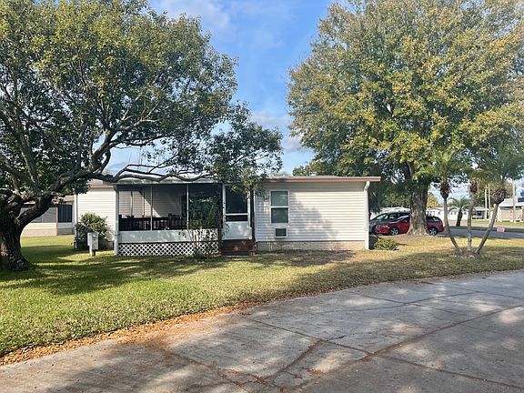 3rd image of 494 Country Meadows Blvd