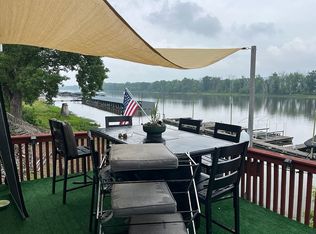 133 S 1st St #5, Harpers Ferry, IA 52146