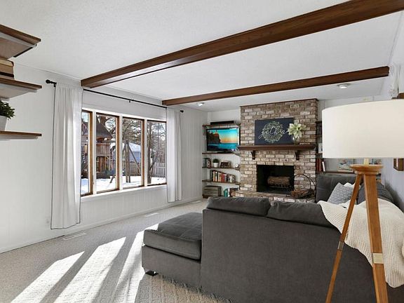 5th image of 2078 Skillman Ave W