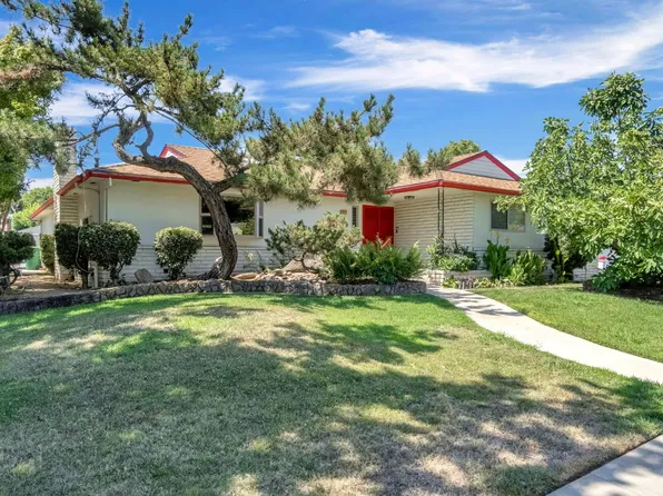 411 W Vartikian Ave, Fresno, CA 93704