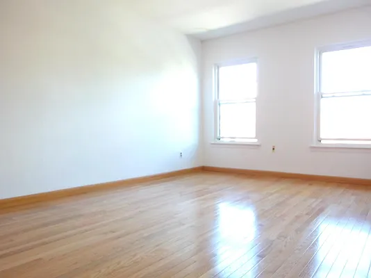 Rented by Addison Property Group | media 15