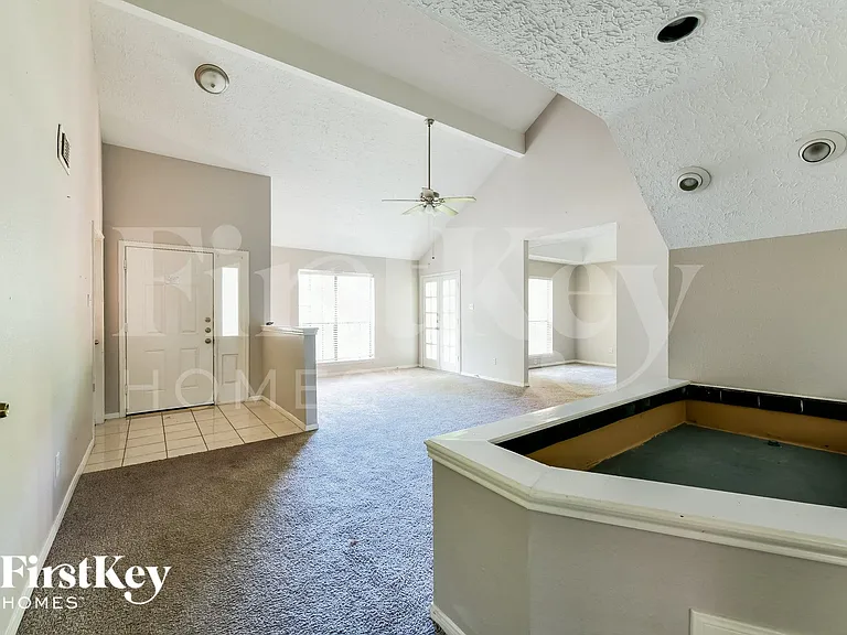 8511 Stagewood Dr — Photo 3