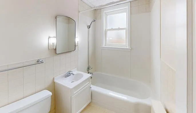 Studio, 1.0 bath, $715 — Photo 3